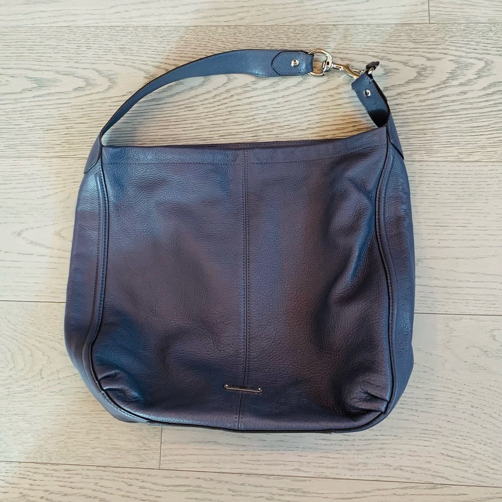 Coach Avery tote handbag Quality leather 💖